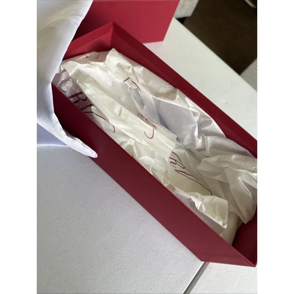 Authentic Roger Vivier Paris Red Shoe / Gift Box - 12.5